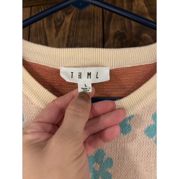 THML Boutique Brand Short Flutter Sleeve Floral Sweater - Picture 4 of 4